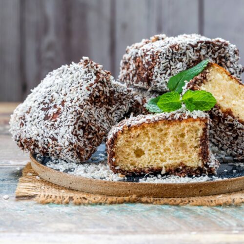 Lamington sponge