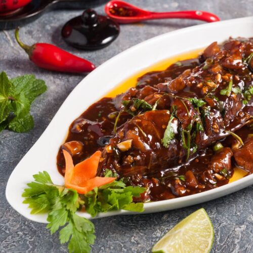 Braised fish in brown sauce