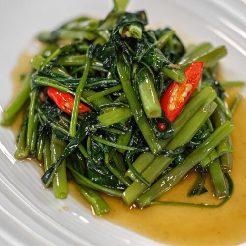 Pad pak bung fai daeng